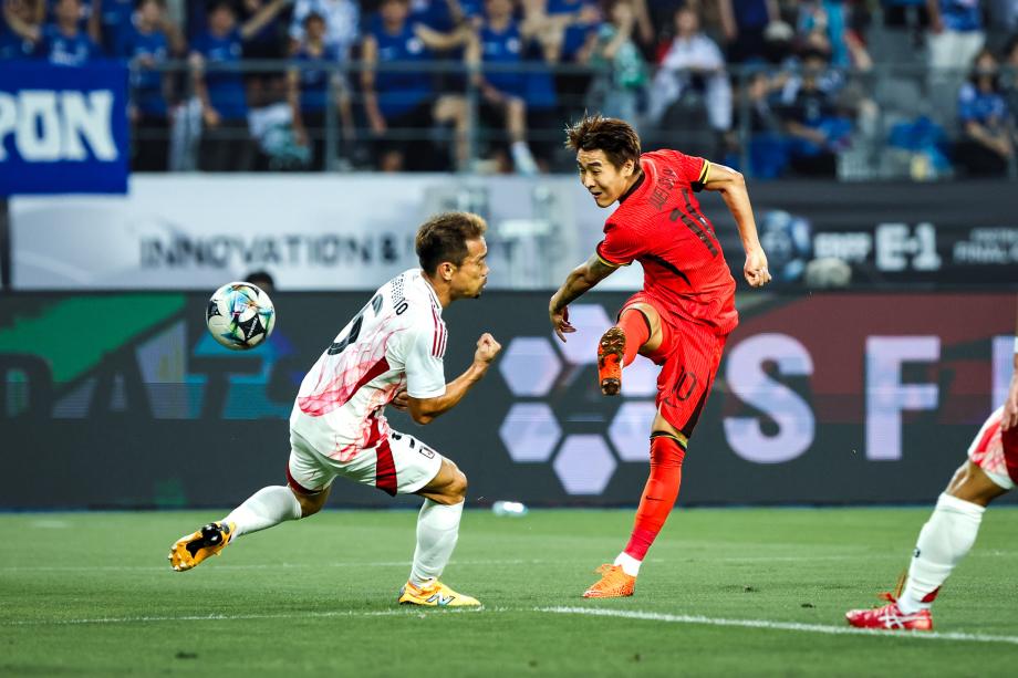 [图]东亚杯-张玉宁失单刀赴会王钰栋伤退 中国0-2日本足球