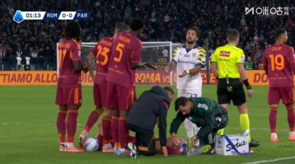 10场0球又遇伤😢21岁弗格森开场18秒被铲伤，坚持6分钟后被换下